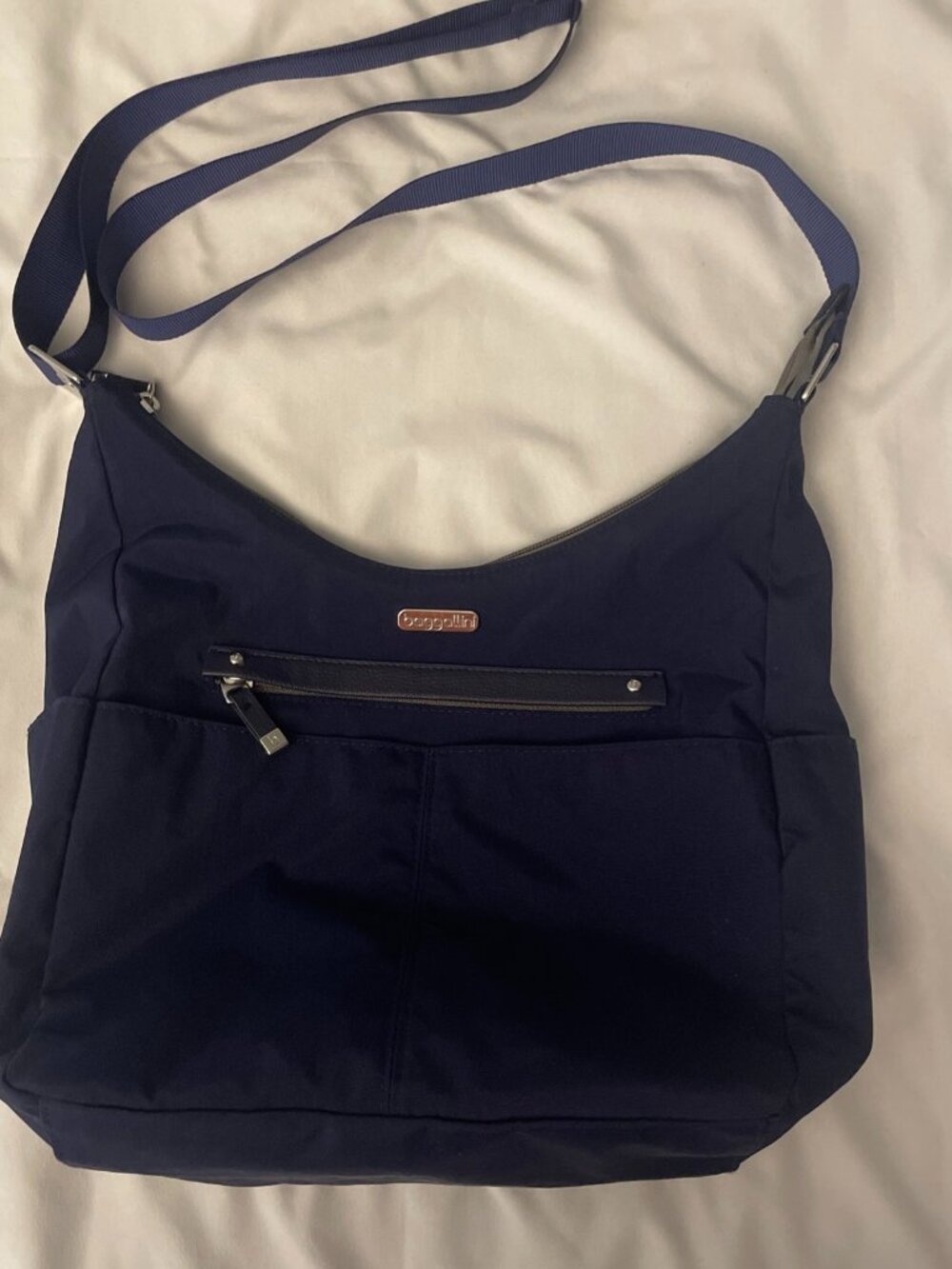 Baggallini BLUE Medium Crossbody Shoulder Bag Adjustable Strap Pockets Travel